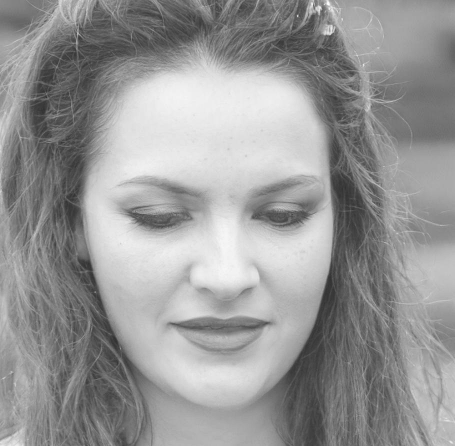 Linnea Vinter speaking at blockchain workshop